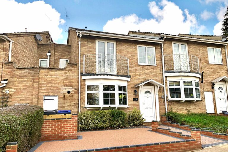 Collins Cross, Bishop’s Stortford