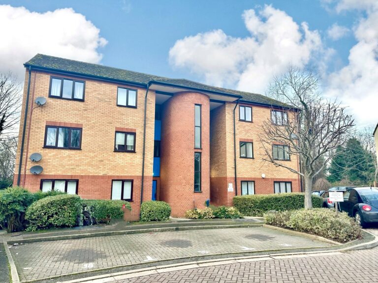 15 Marigold Place, Harlow, Essex, CM17 0BW Image
