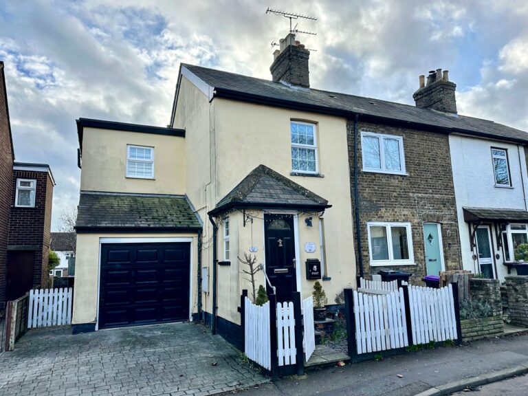 66 Cambridge Road, Sawbridgeworth, Hertfordshire, CM21 9BU Image