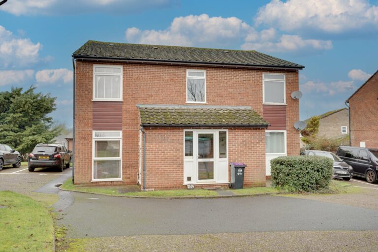 23 Highgate Grove, Sawbridgeworth, Hertfordshire, CM21 0DD Image