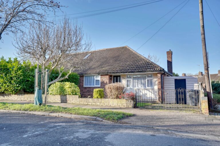 135 Cannons Close, Bishop's Stortford, Hertfordshire, CM23 2BJ Image